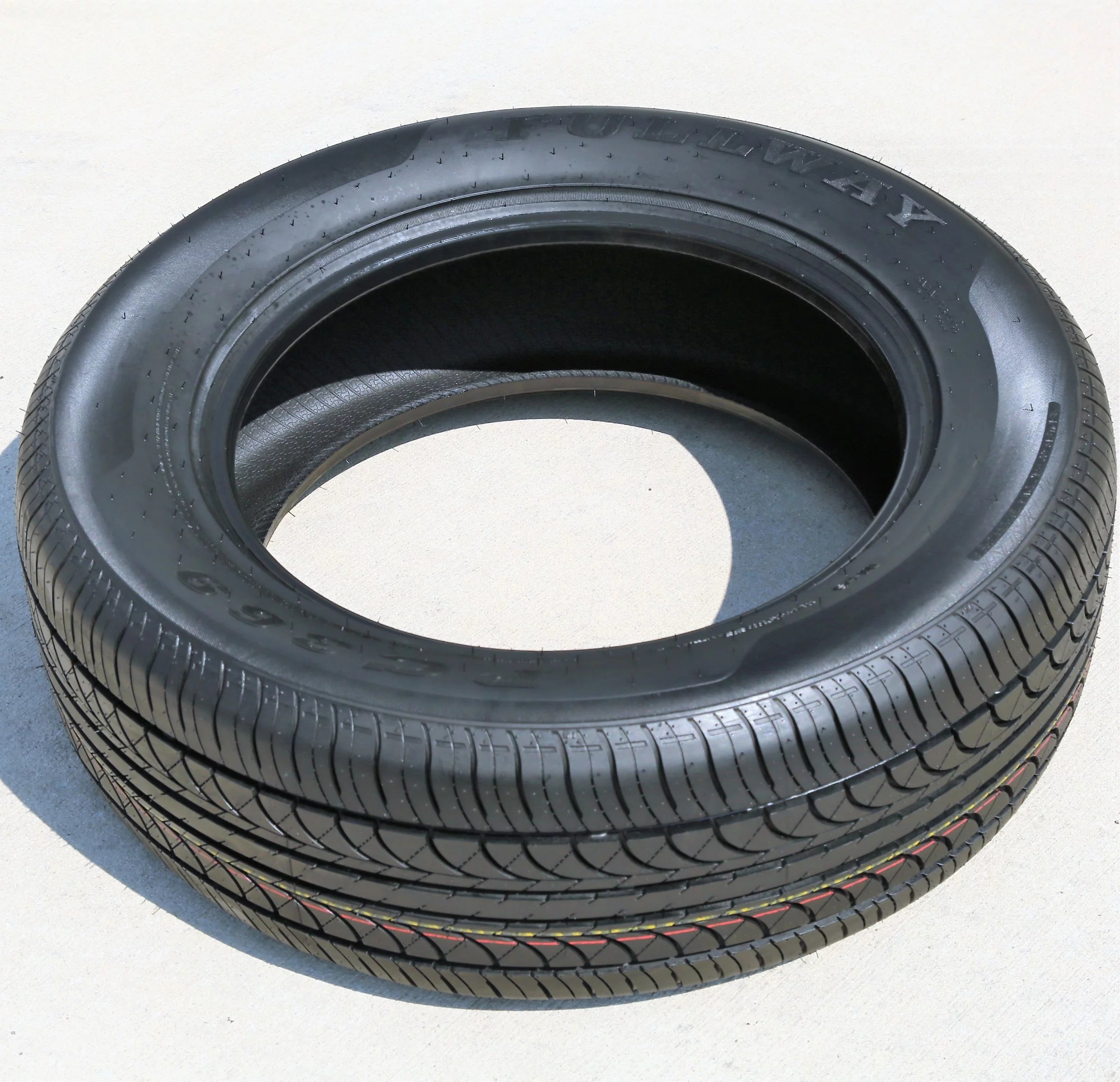 Set of 4 225/65R17 All-Season Performance Tires Y547