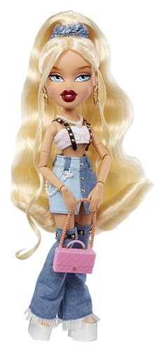 Cloe Fashion Doll with 10 Accessories and Poster W3967