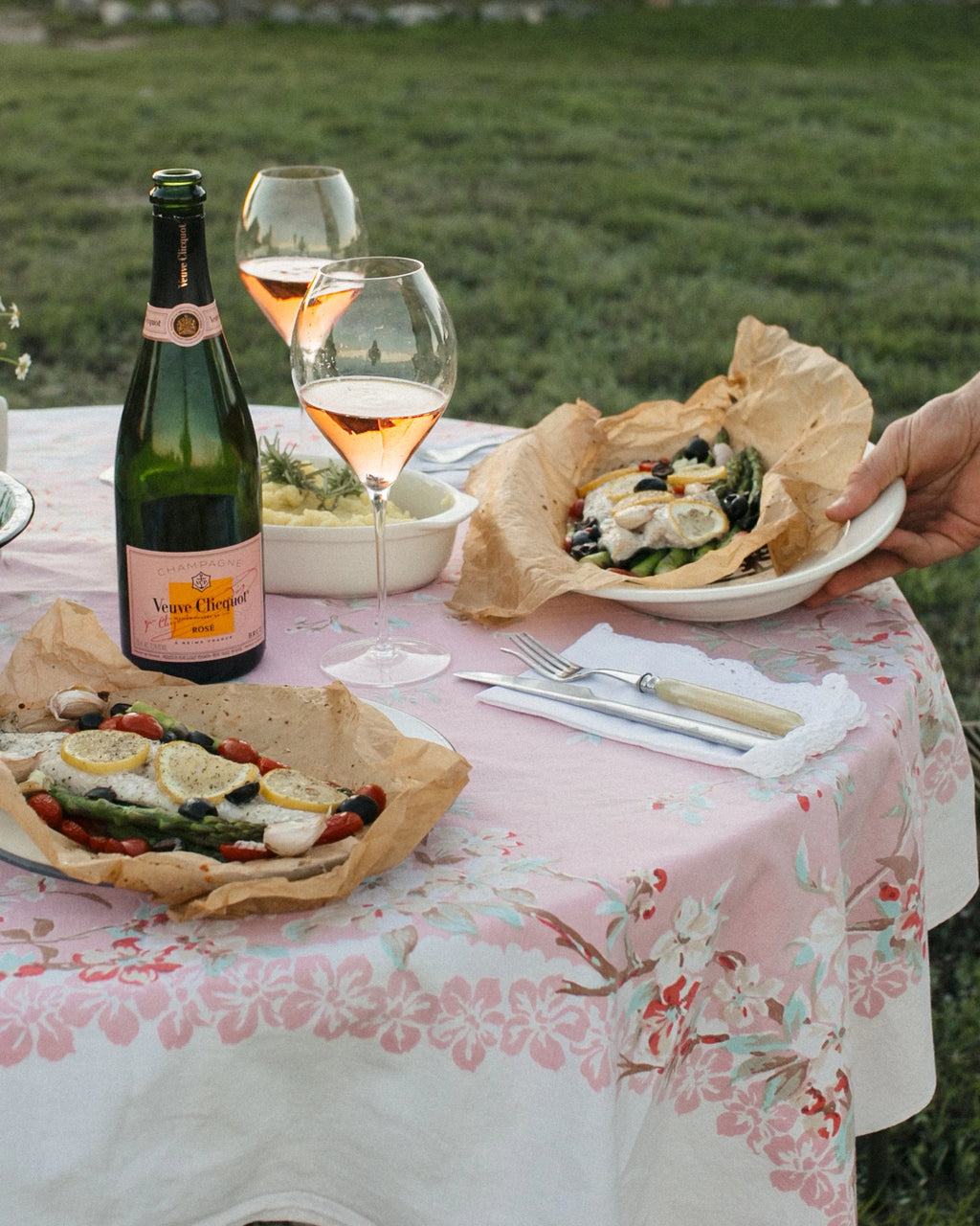 Rose Brut Sparkling Wine, 750 ml H9880