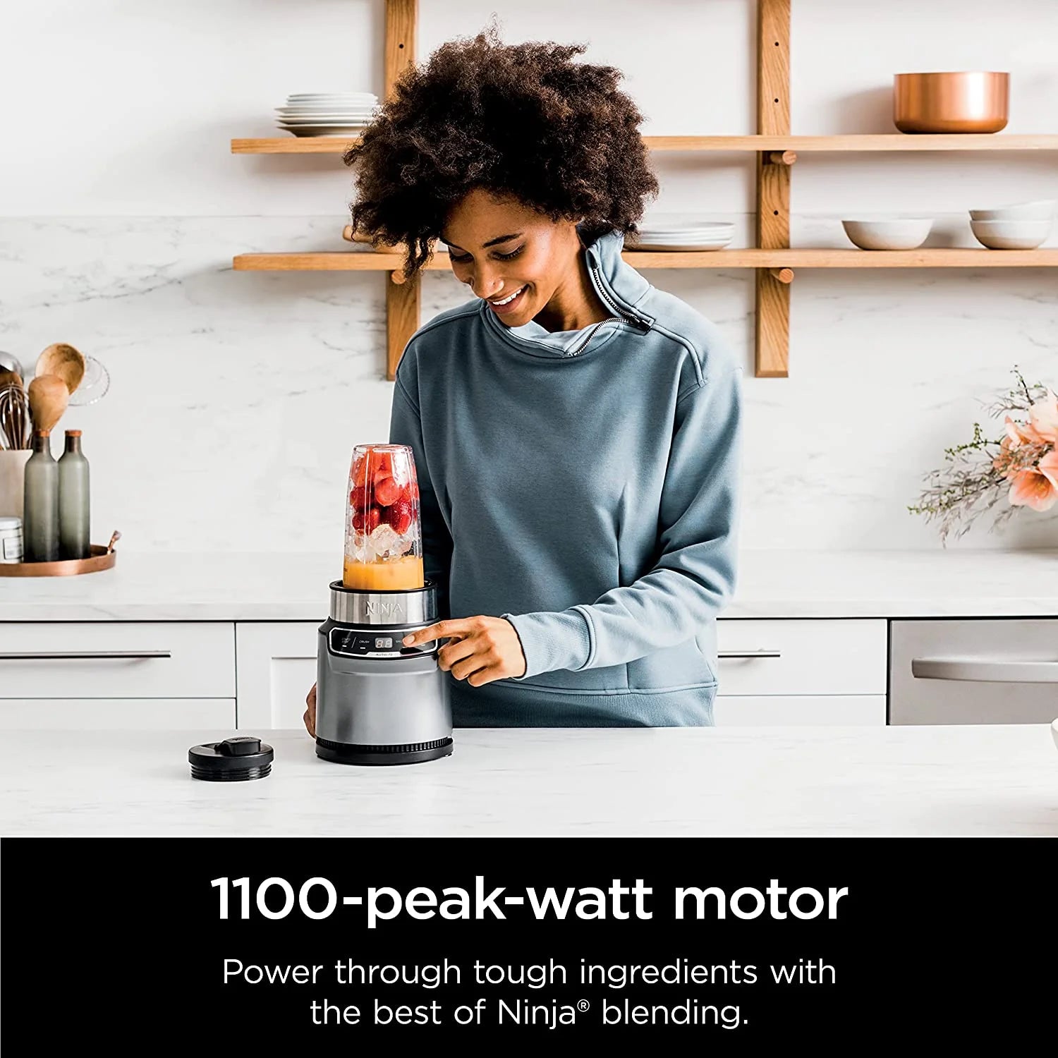 Compact Personal Blender, 900W Motor, Silver L666886