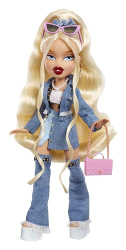 Cloe Fashion Doll with 10 Accessories and Poster W3967
