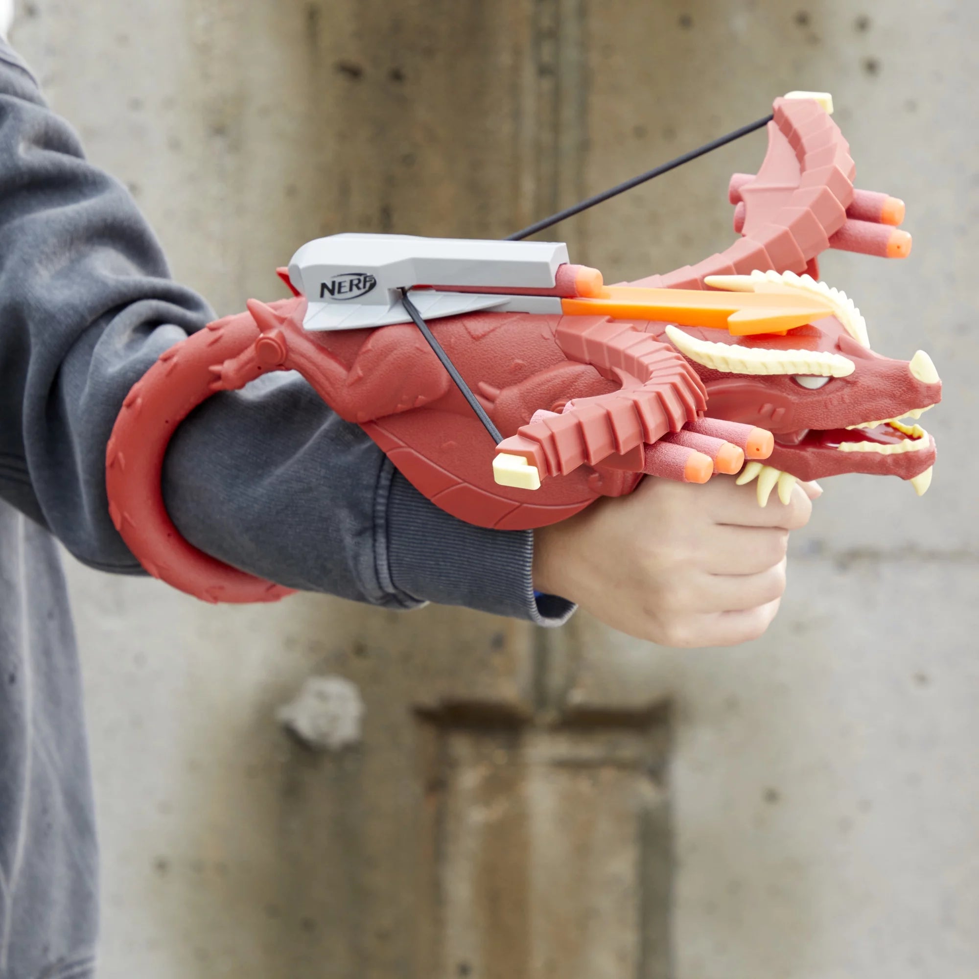 Dungeons & Dragons Themberchaud Blaster with 6 Elite Darts F229223