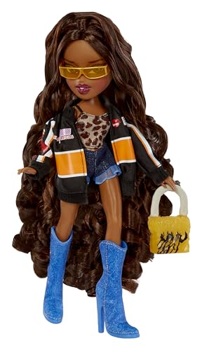 Sasha Fashion Doll with Accessories Q7326