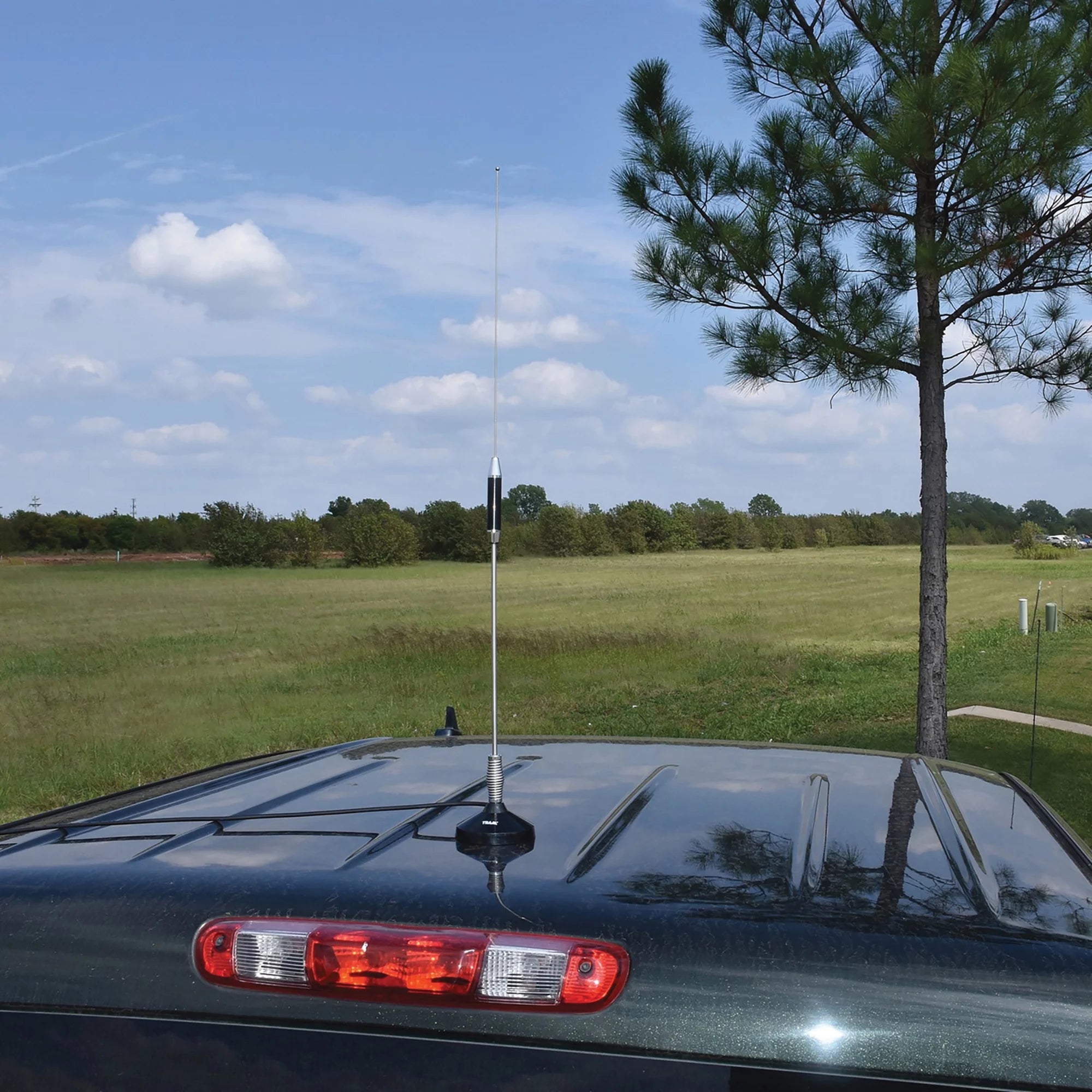 CB Radio & Antenna Kit Q48493