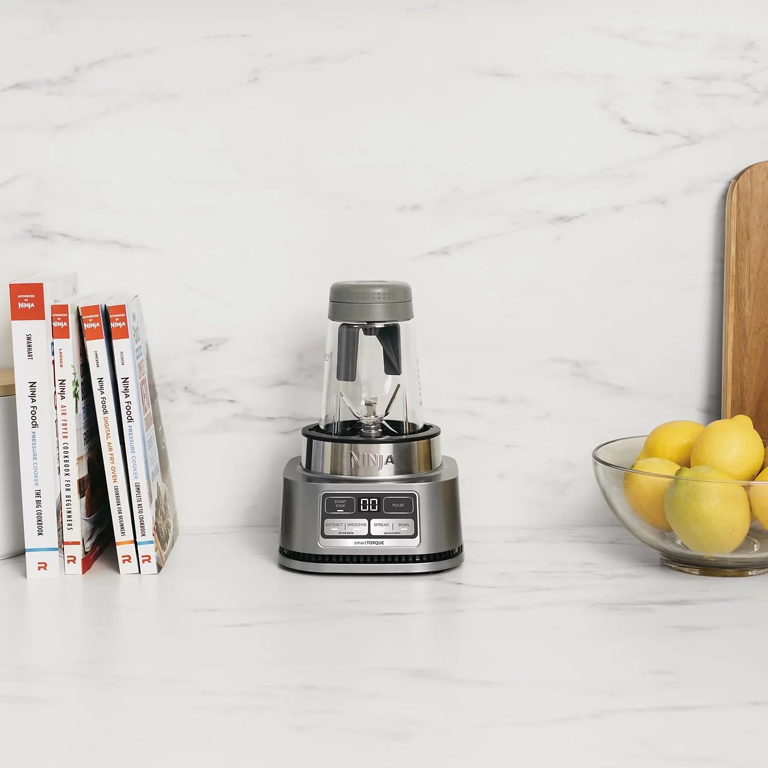 Smoothie Bowl Maker and Nutrient Extractor 72 fl oz J44063