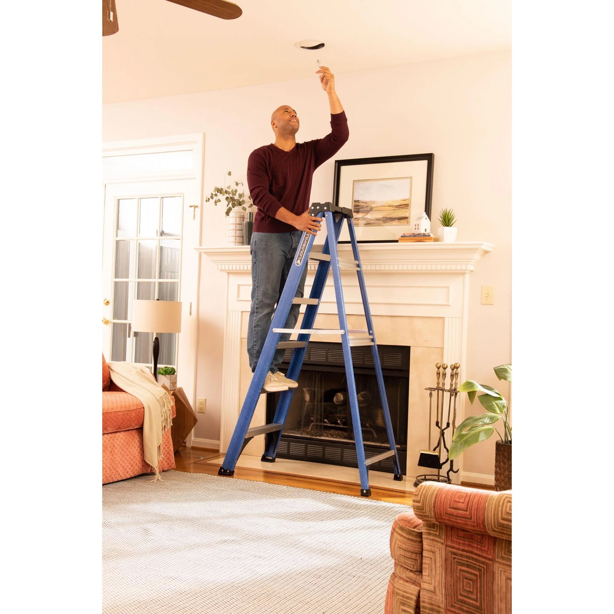 Fiberglass Step Ladder, 6-Foot, 225-lb Capacity P70677
