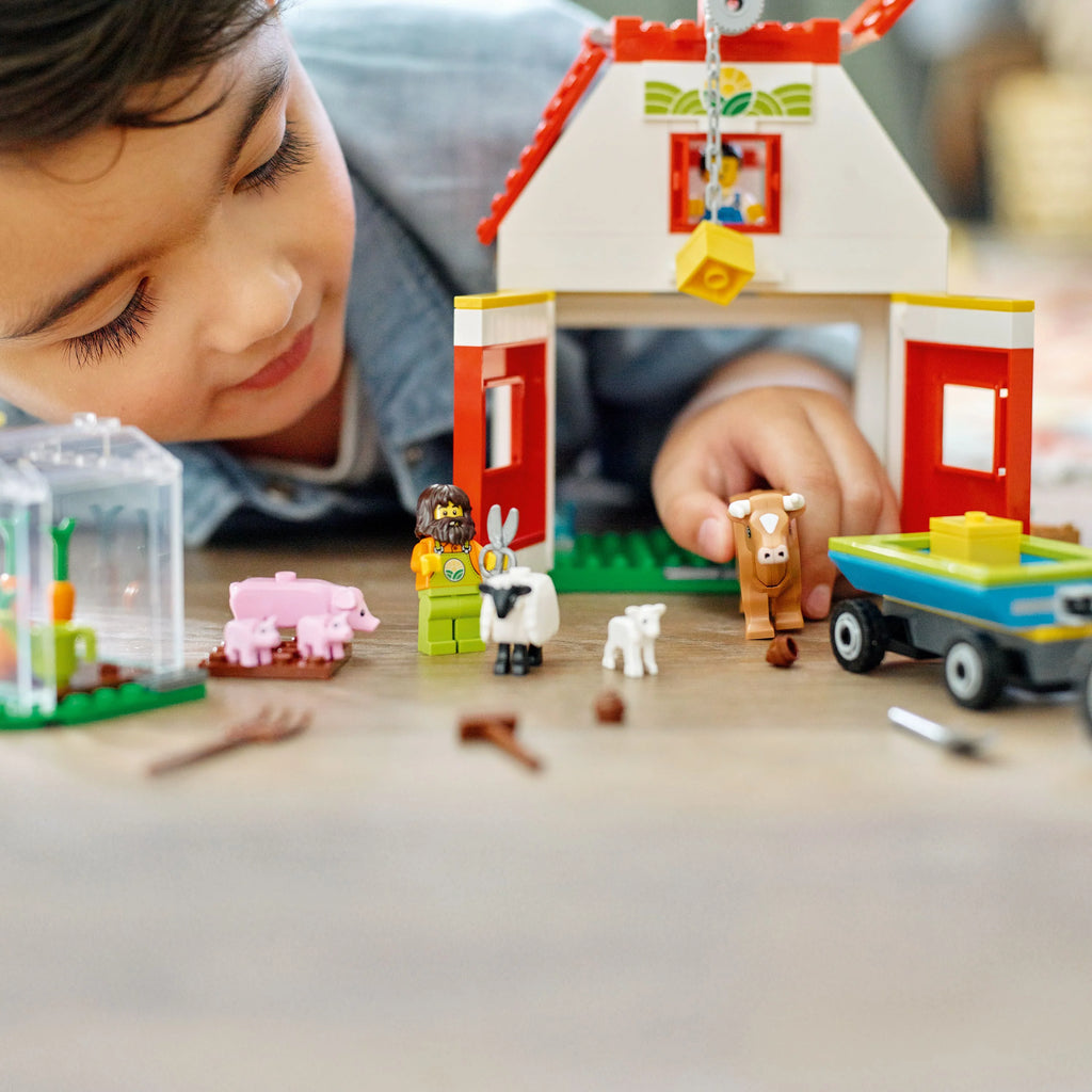 Barn & Farm Animals Playset with Tractor and Trailer S20872