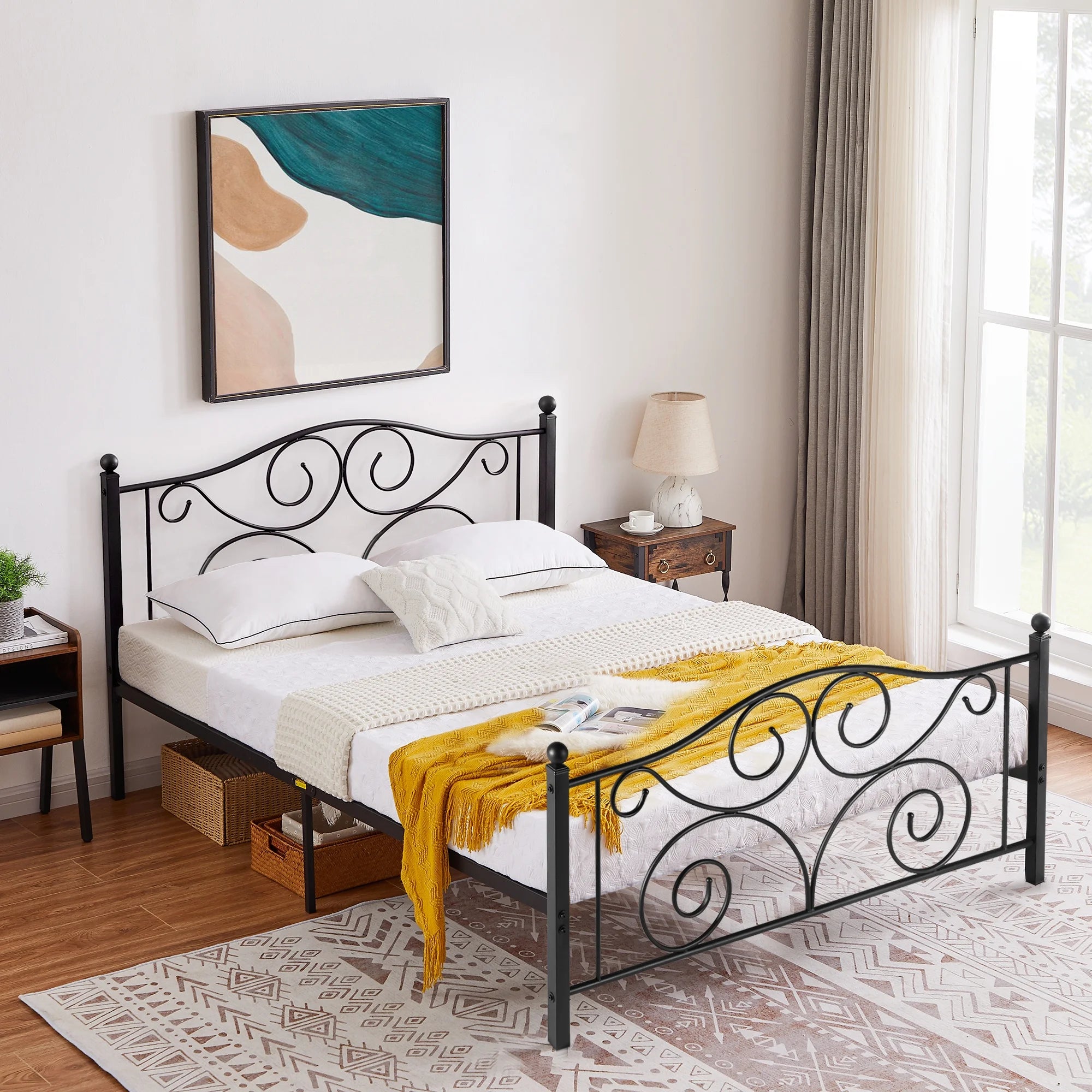 Metal Platform Bed Frame with Victorian Headboard, Full Size, Black Z6802