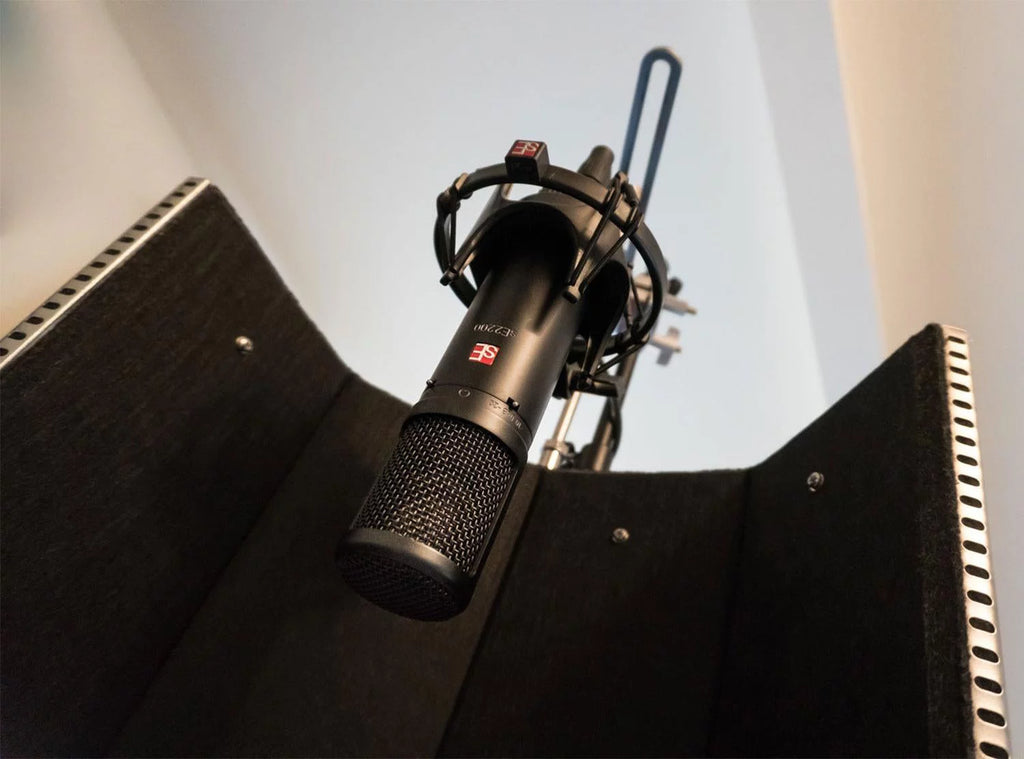 Large Diaphragm Condenser Microphone with Shockmount and Filter U978