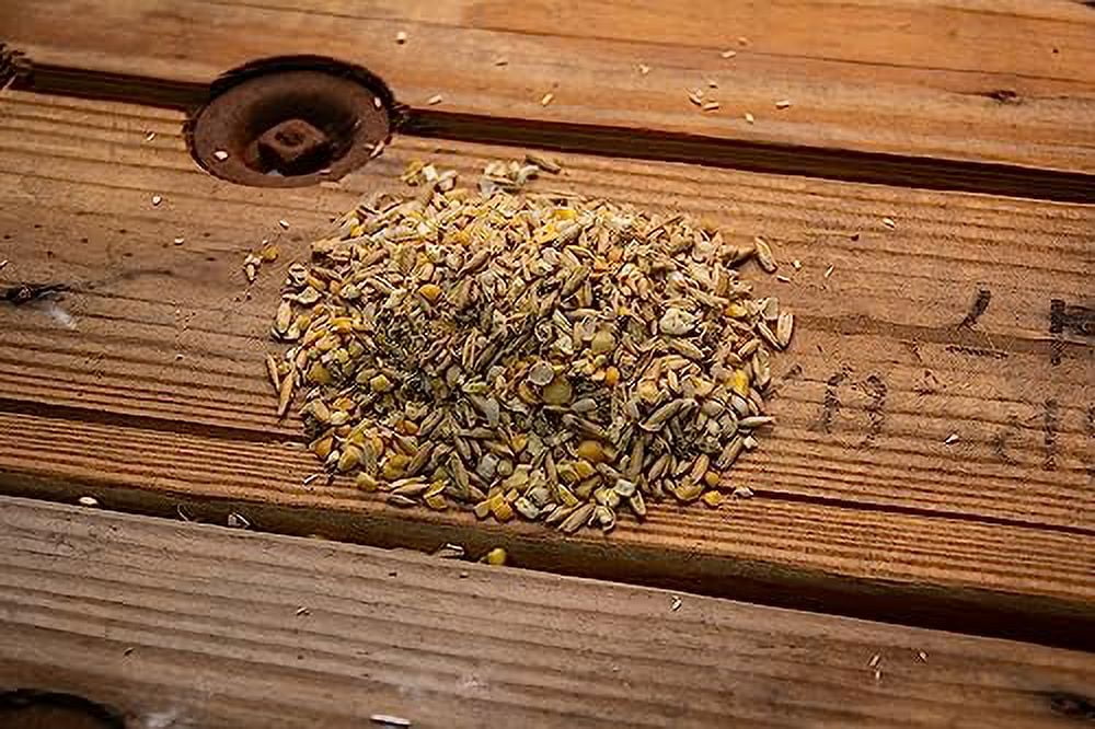 Wheat-Free Chicken Layer Feed for Laying Hens, 17% Protein, 25 lbs R9661