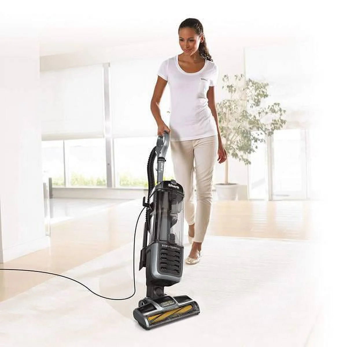 Self-Cleaning Brushroll Upright Vacuum I866