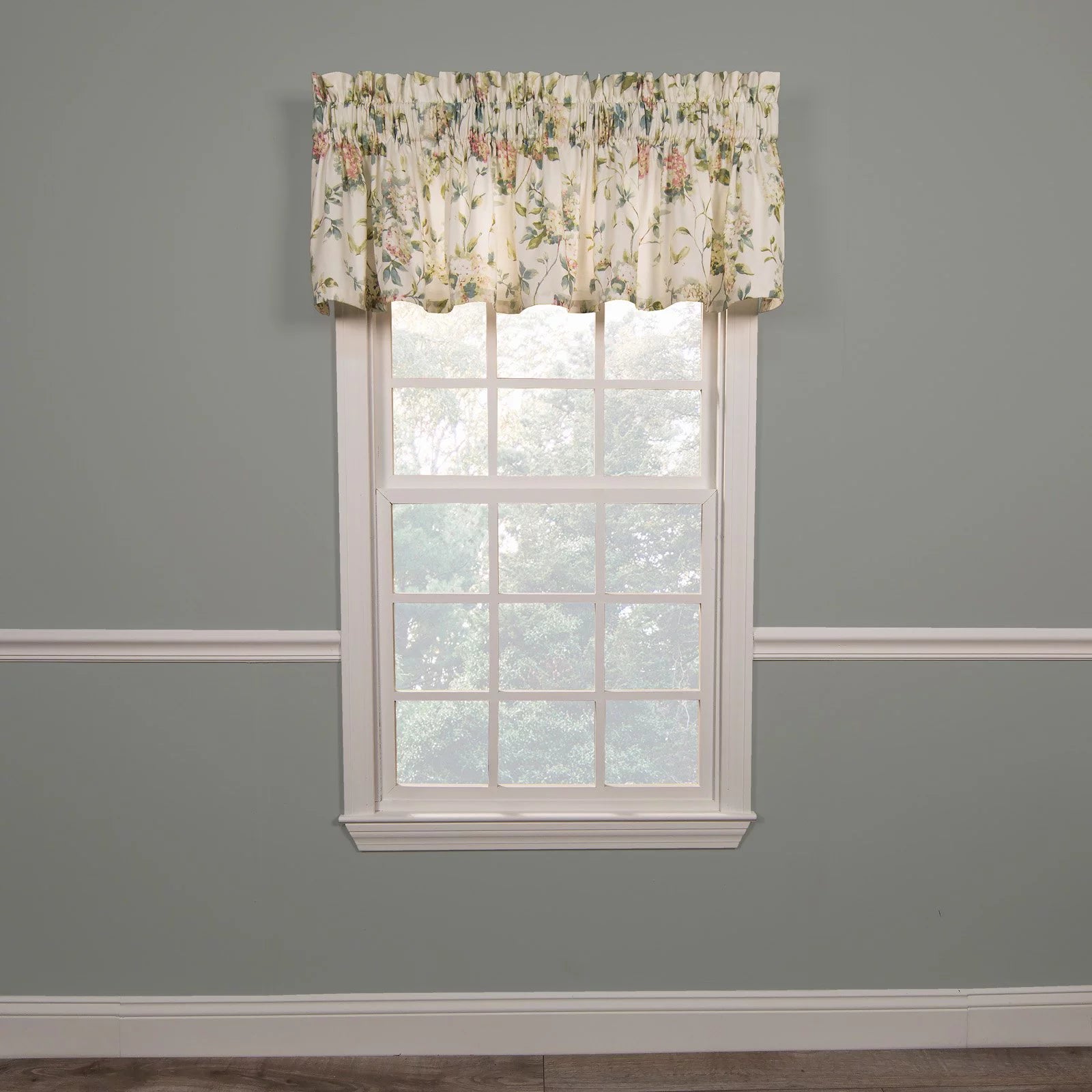Tailored Valance O72128