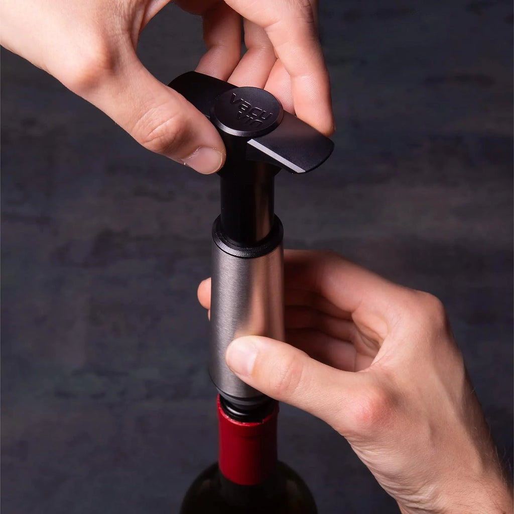 Wine Saver Pump with Vacuum Stoppers, Stainless Steel, Set of 4 E625